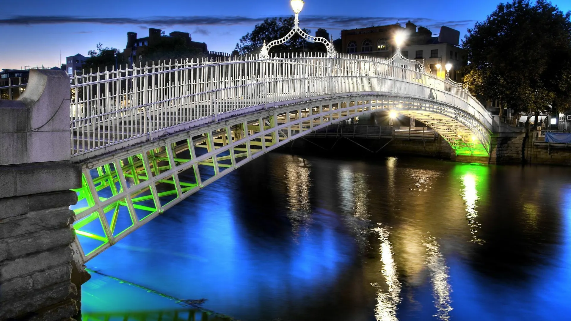 Sycamore Street Templebar Apartment Dublin 0*,